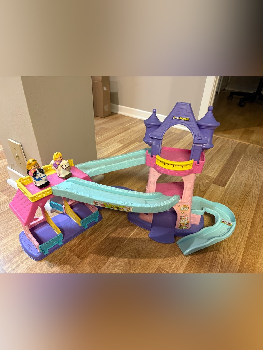 Fisher-Price Little People Disney Princess Klip-Klop Castle w/Stables (Tested)